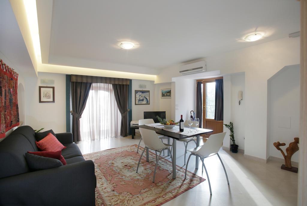 タオルミーナCasa Costaアパートメント 部屋 写真